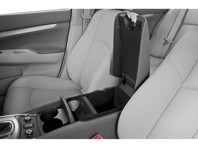 2015 INFINITI Q40 Base 3.7 V-6