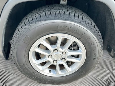 2020 Jeep Grand Cherokee Laredo E 3.6 V6