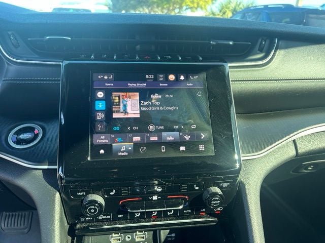 2024 Jeep Grand Cherokee L Altitude 3.6 V6