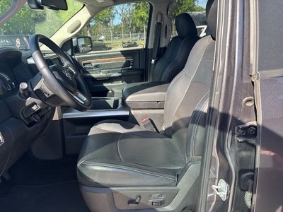 2017 RAM 1500 Laramie 5.7 HEMI V8