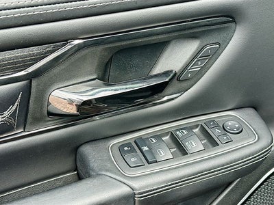 2022 RAM 1500 Limited 5.7 HEMI V-8