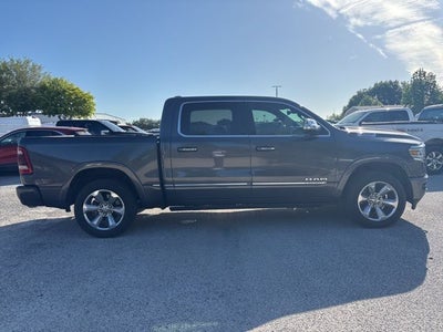 2022 RAM 1500 Limited 5.7 HEMI V-8