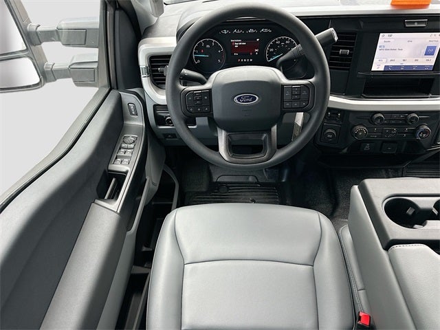 2025 Ford F-450SD XL 2WD CREW CAB DRW