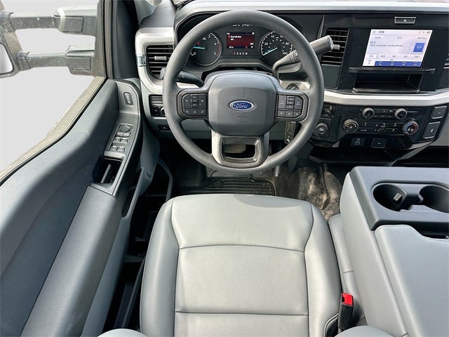 2025 Ford F-550SD XL KNAPHEIDE 11' GOOSENECK DRW