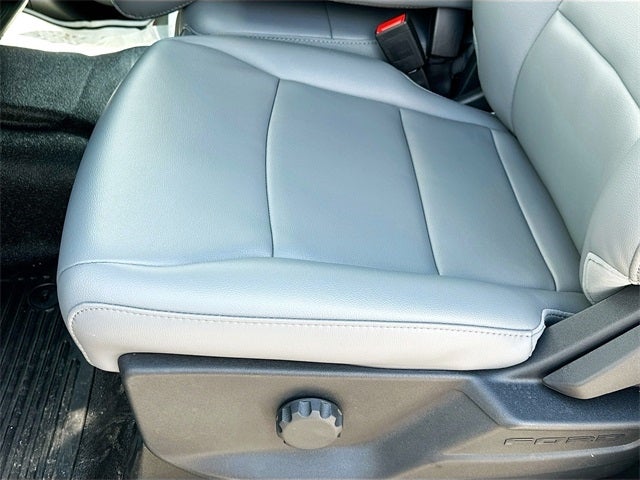 2025 Ford F-550SD KNAPHEIDE 11' GOOSENECK DRW