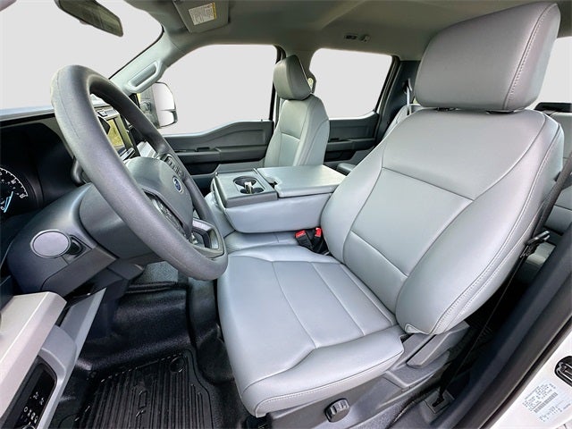 2025 Ford F-550SD DRW 4WD CREW CAB DRW