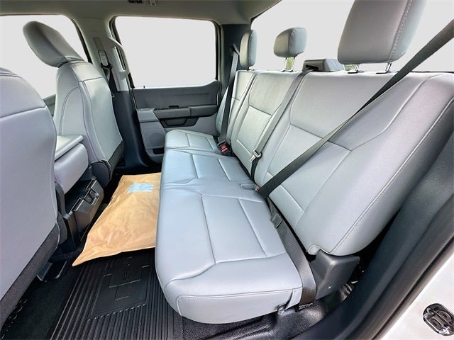 2025 Ford F-550SD DRW 4WD CREW CAB DRW