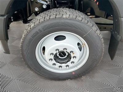 2025 Ford F-550SD DRW 4WD CREW CAB DRW