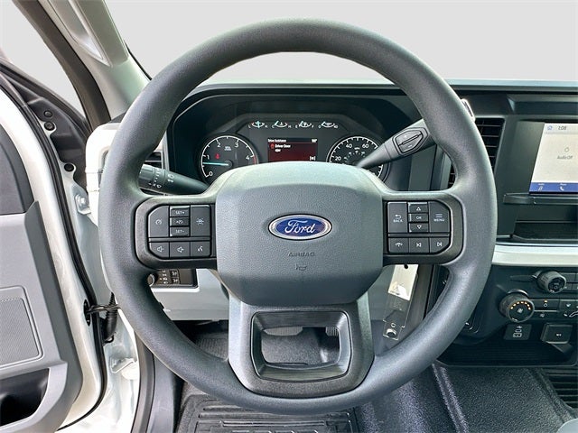 2025 Ford F-550SD DRW 4WD CREW CAB DRW