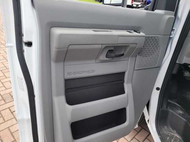 2027 Ford E-350SD Base Cutaway