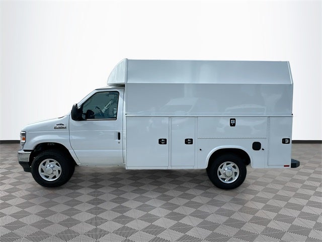 2026 Ford E-350SD Base Cutaway
