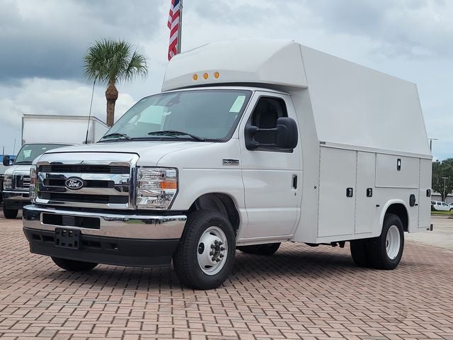 2027 Ford E-350SD Base Cutaway