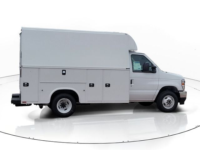 2027 Ford E-350SD Base Cutaway