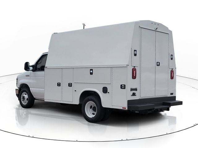 2027 Ford E-350SD Base Cutaway
