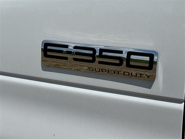 2025 Ford E-350SD Base Cutaway