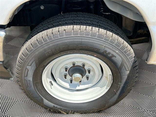 2025 Ford E-350SD Base Cutaway