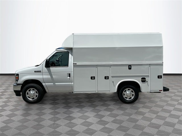 2026 Ford E-350SD Base Cutaway