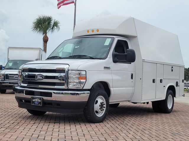 2027 Ford E-350SD Base Cutaway