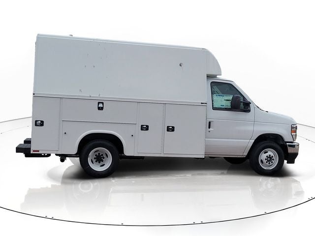 2027 Ford E-350SD Base Cutaway