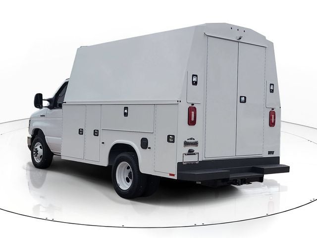 2027 Ford E-350SD Base Cutaway