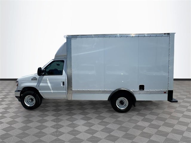 2024 Ford E-350SD Base Cutaway