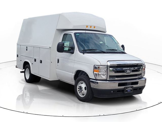 2027 Ford E-350SD Base Cutaway