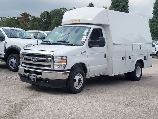 2027 Ford E-350SD Base Cutaway