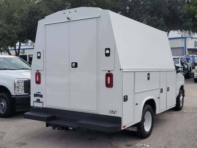 2027 Ford E-350SD Base Cutaway