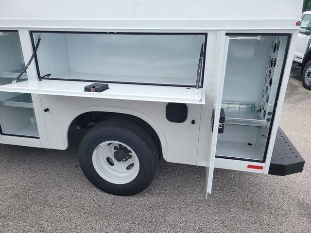 2027 Ford E-350SD Base Cutaway