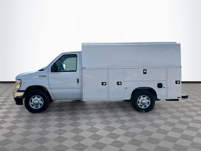 2026 Ford E-350SD Base Cutaway