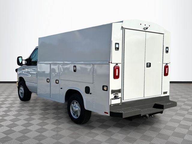 2026 Ford E-350SD Base Cutaway