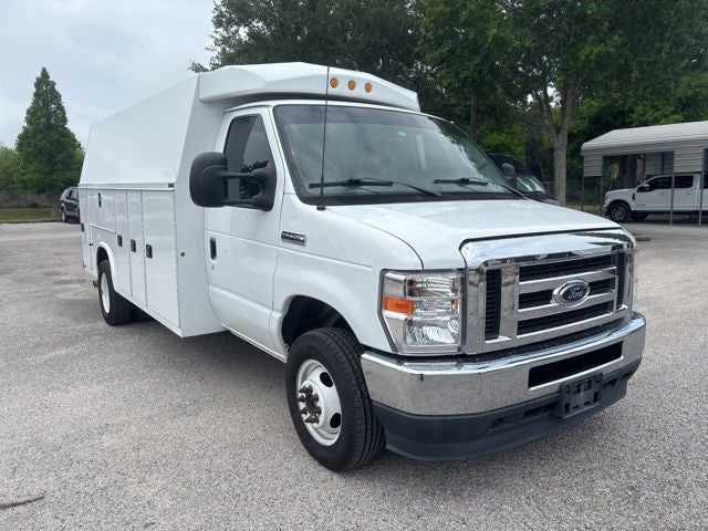 2023 Ford E-450SD Base KUV