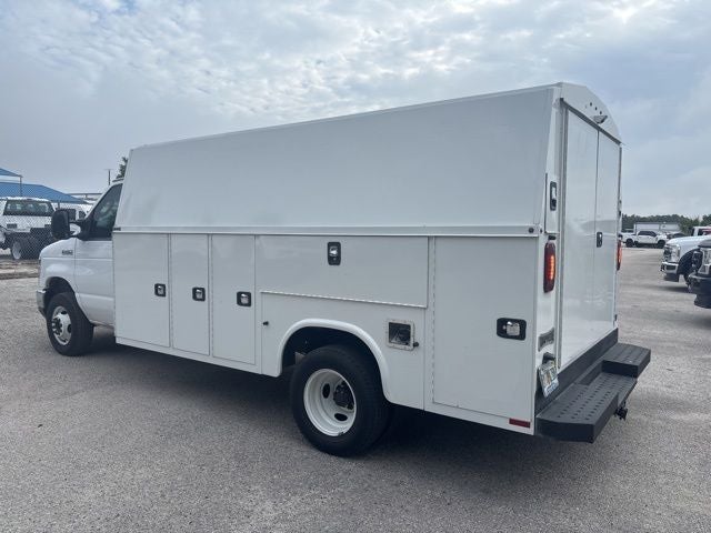 2023 Ford E-450SD Base KUV