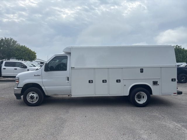 2023 Ford E-450SD Base KUV