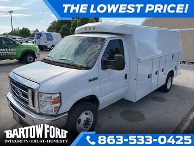 2023 Ford E-450SD Base 7.3 V8