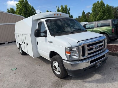 2023 Ford E-450SD Base 7.3 V8