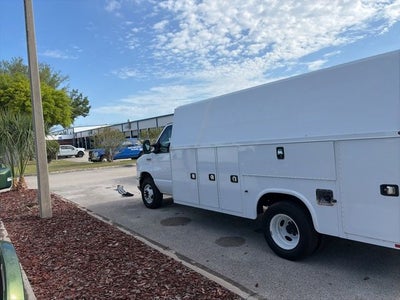 2023 Ford E-450SD Base 7.3 V8