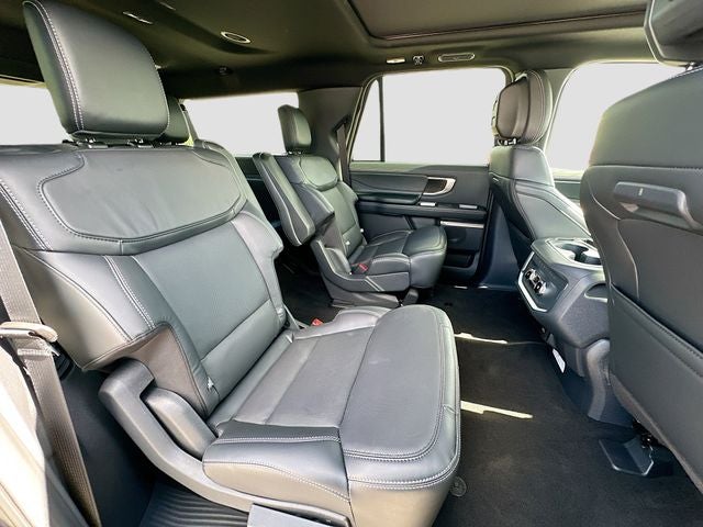 2026 Ford Expedition Max Platinum STEALTH