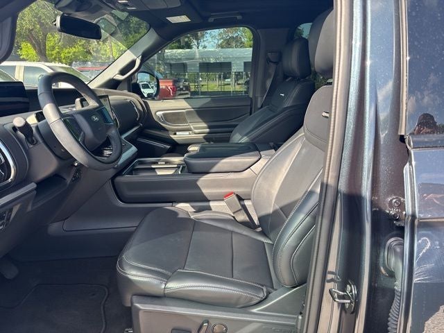 2025 Ford Expedition Platinum STEALTH PERFORMANCE PACKAGE