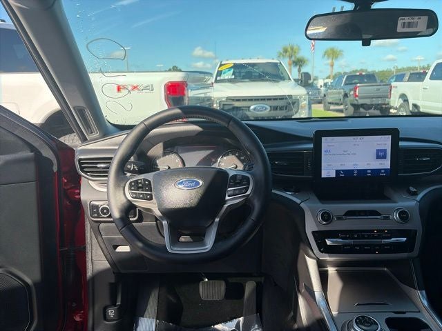 2024 Ford Explorer XLT 202A