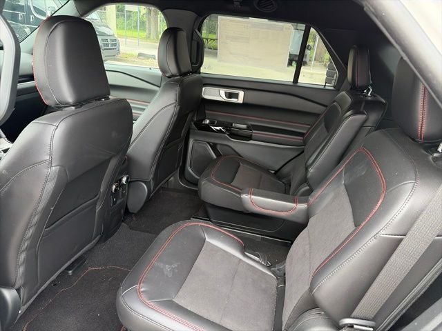 2024 Ford Explorer ST-Line