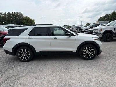 2024 Ford Explorer ST-Line