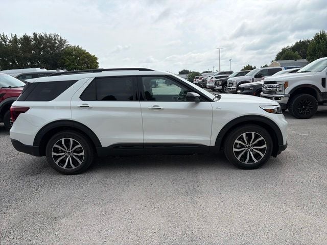 2024 Ford Explorer ST-Line