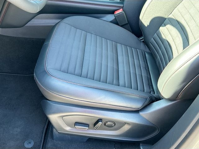 2026 Ford Explorer ST-Line STREET PACK