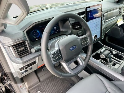 2025 Ford F-150 Lightning Flash