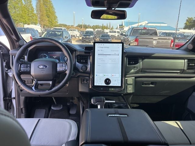 2025 Ford F-150 Lightning Platinum