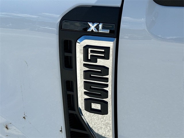 2026 Ford F-250SD XL 2WD CREW CAB