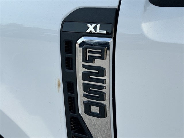 2026 Ford F-250SD XL 2WD CREW CAB