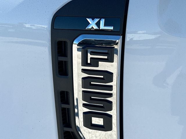 2026 Ford F-250SD XL 4WD CREW CAB