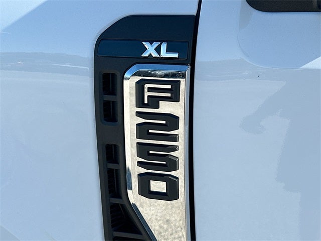 2026 Ford F-250SD XL 4WD CREW CAB